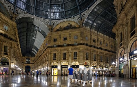 Vittorio emanuelle milan nuns photo