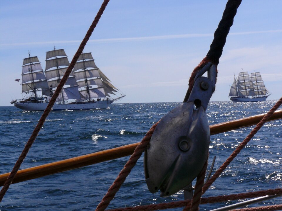Sea competition vessel