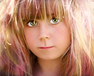 Painted big eyes hair