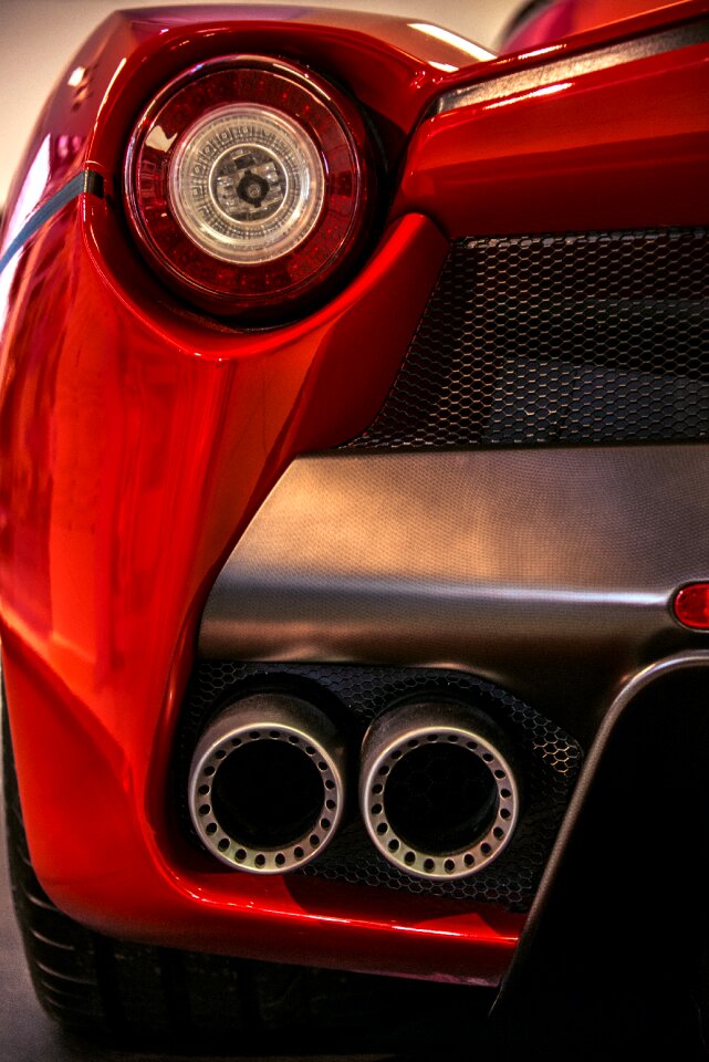 Rossa rear view made in italy