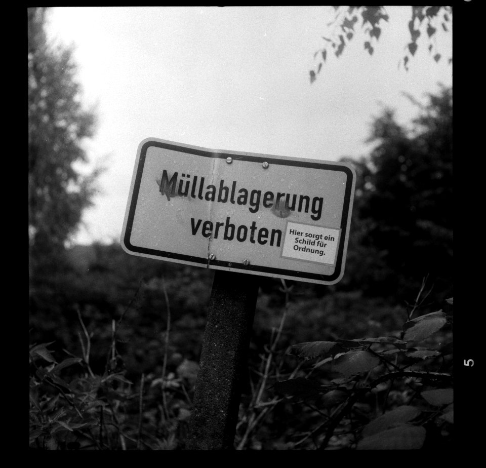 Hier sorgt ein Schild für Ordnung!