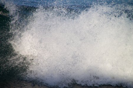 now THAT's a wave