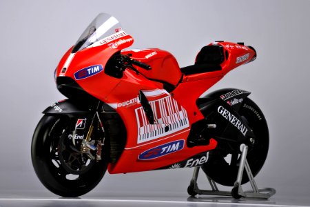 ducati-gp10-test-01
