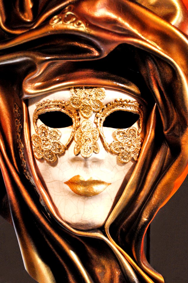 Venetian Carnival Mask - Maschera di Carnevale - Venice Italy - Creative Commons by gnuckx