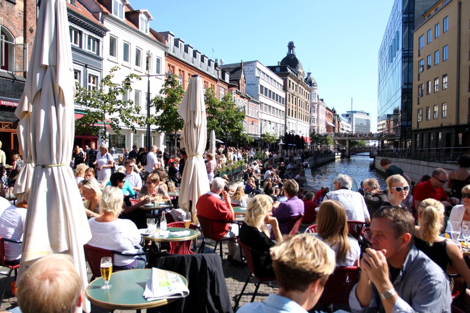 Cafe restaurant river