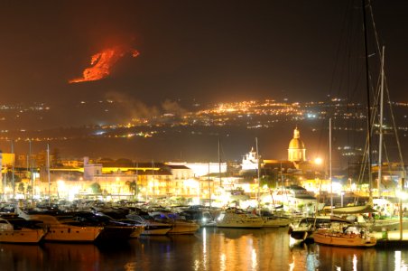 Etna Volcano Paroxysmal Eruption July 30 2011 - Creative Commons by gnuckx photo