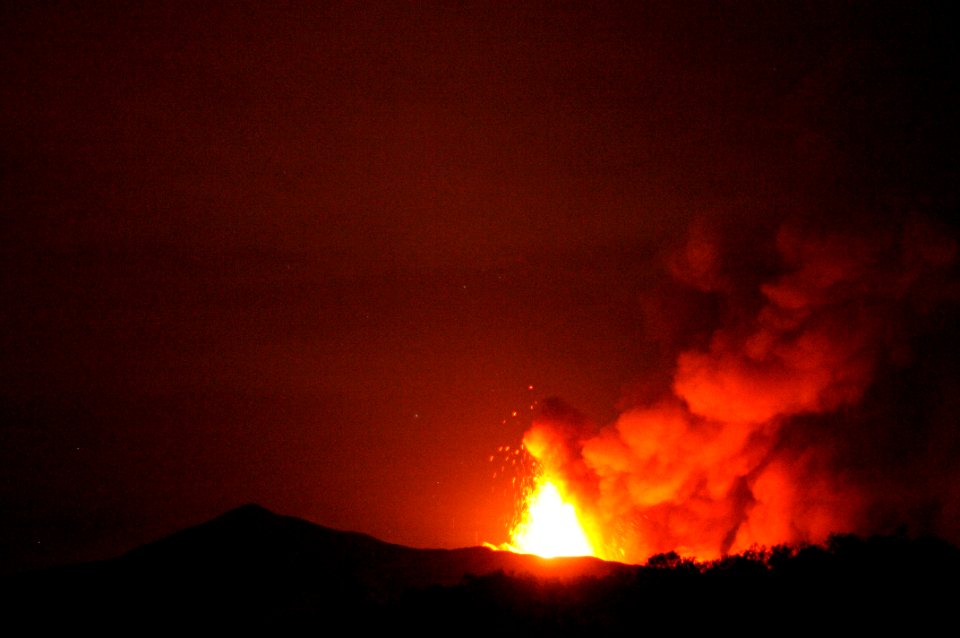 Etna Volcano Paroxysmal Eruption July 30 2011 - Creative Commons by gnuckx