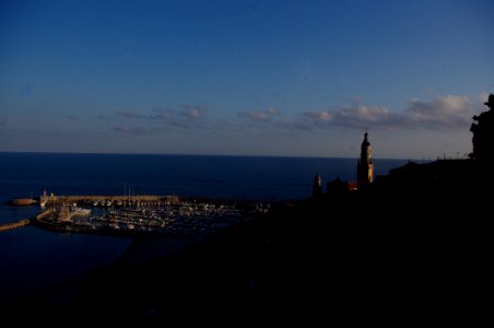 coucher du soleil sur menton photo