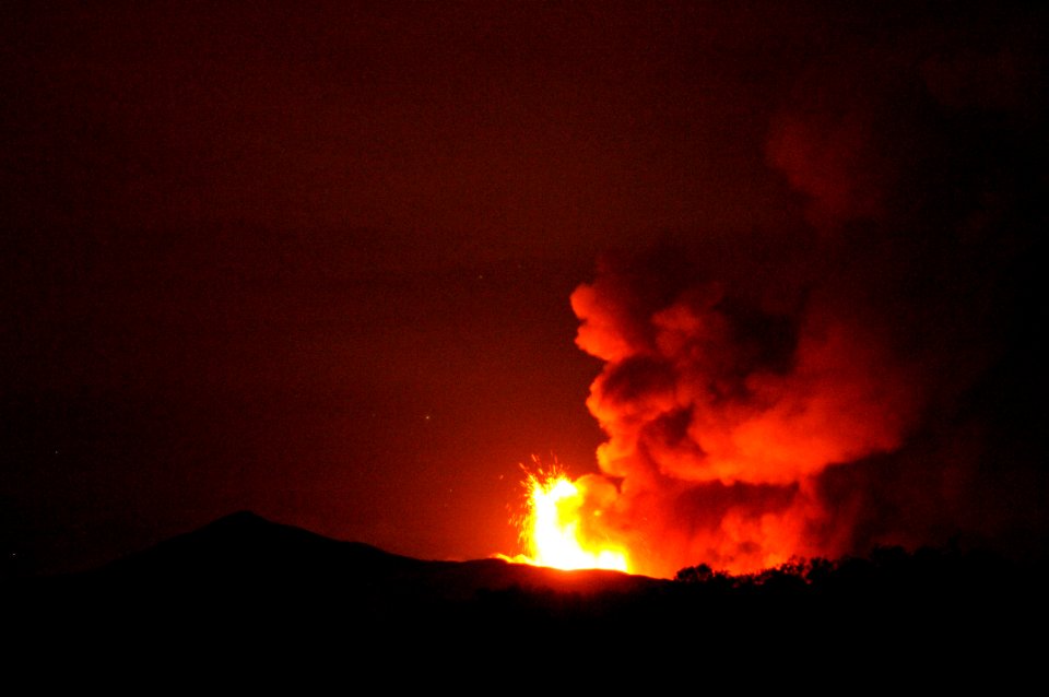 Etna Volcano Paroxysmal Eruption July 30 2011 - Creative Commons by gnuckx