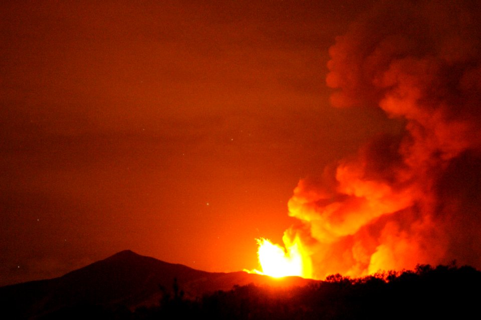 Etna Volcano Paroxysmal Eruption July 30 2011 - Creative Commons by gnuckx