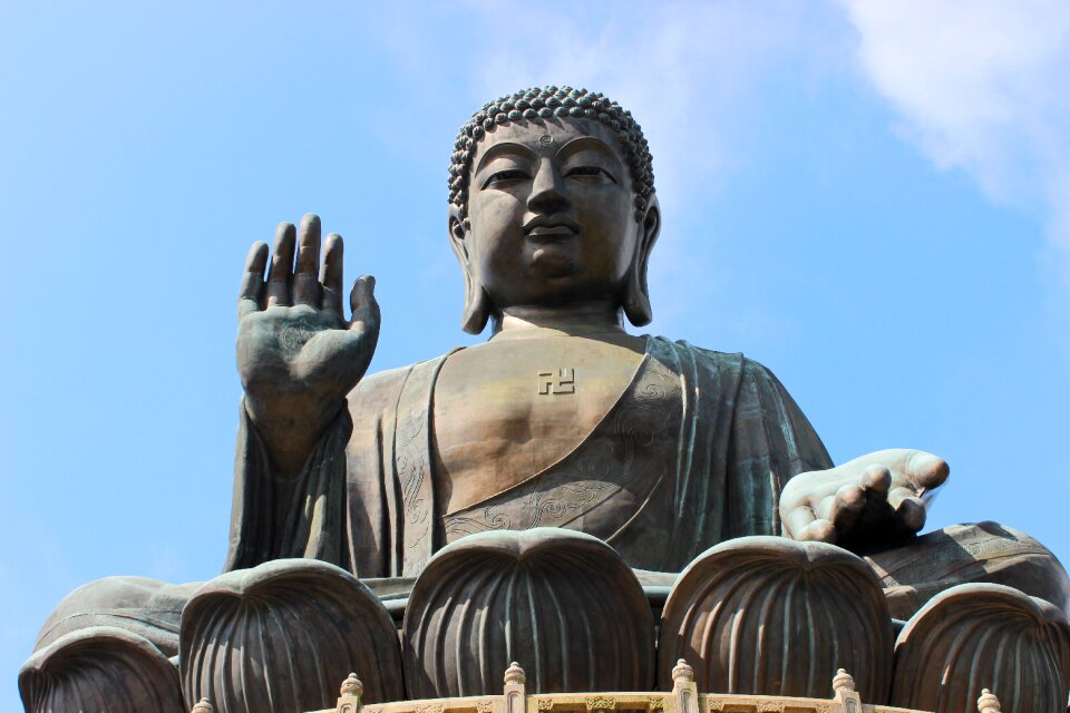 Tian tan buddha bronze hong kong