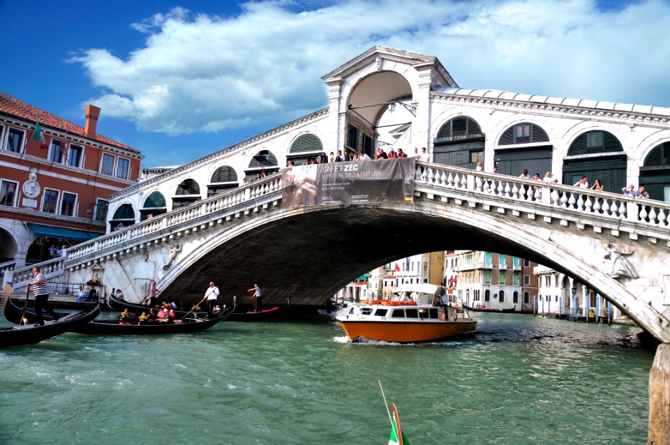 Grand Canal - Rialto - Venice Italy Venezia - Creative Commons by gnuckx