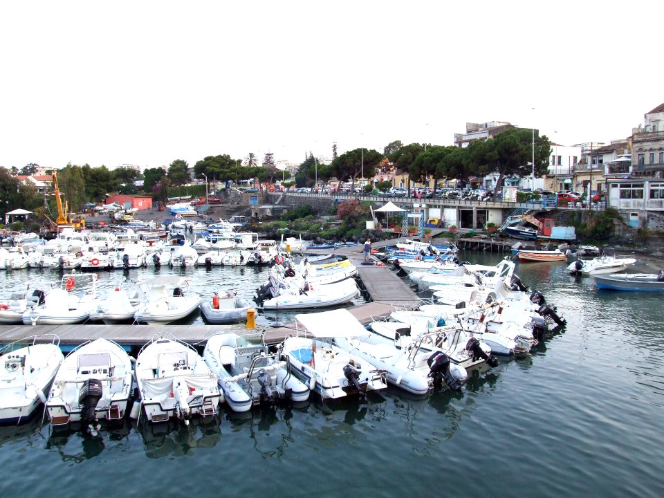 Porto Ulisse-Ognina-Catania-Sicilia-Italy - Creative Commons by gnuckx