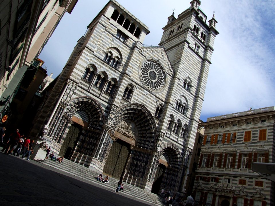 Cathedral San Lorenzo Genova Liguria Italy - Creative Commons by gnuckx