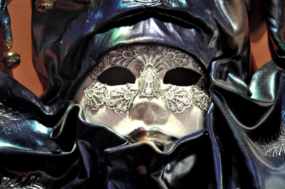 Venetian Carnival Mask - Maschera di Carnevale - Venice Italy - Creative Commons by gnuckx