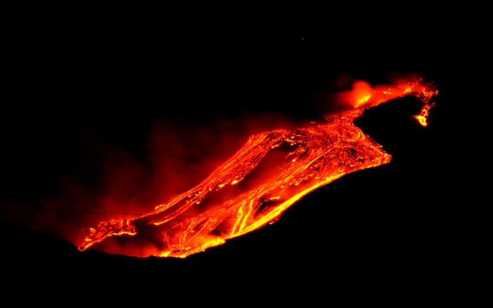 Etna Volcano Paroxysmal Eruption Jan 12 2011 - Creative Commons by gnuckx