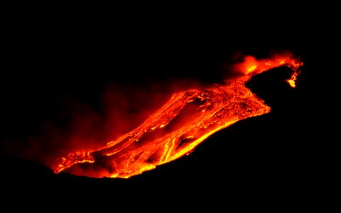 Etna Volcano Paroxysmal Eruption Jan 12 2011 - Creative Commons by gnuckx photo