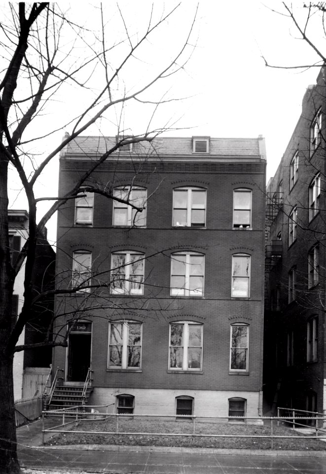 1912 (pre) 1362 B Street SW, torn down for Bieber Bldg USDA Construction Photo Collection (1)