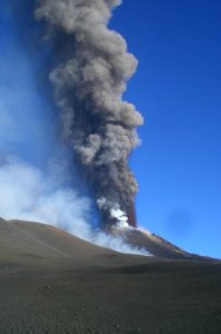 Etna Volcano Paroxysmal Eruption October 26 2013 - Creative Commons by gnuckx