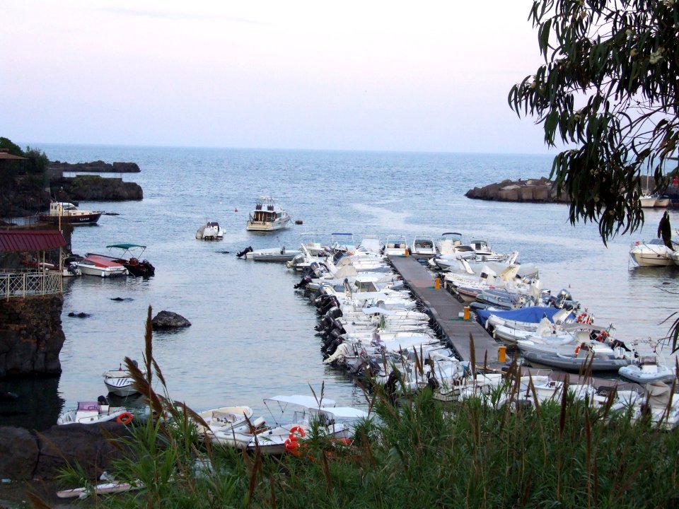 Porto Ulisse-Ognina-Catania-Sicilia-Italy - Creative Commons by gnuckx