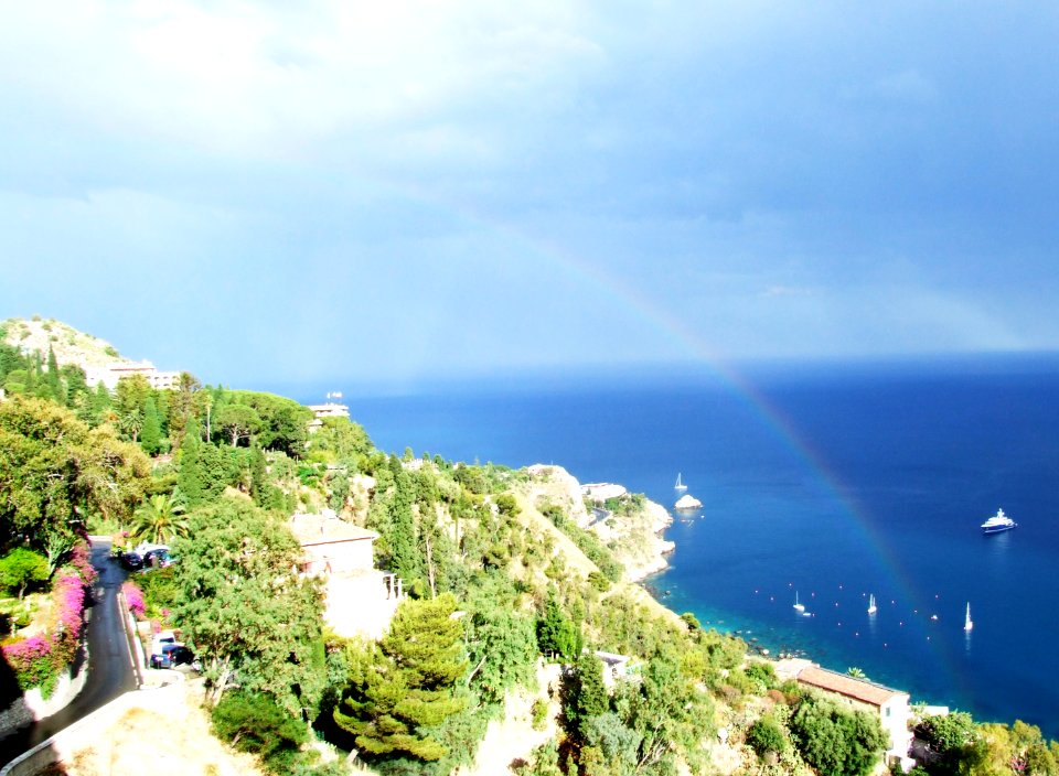 Rainbow-Taormina-Sicilia-Italy - Creative Commons by gnuckx