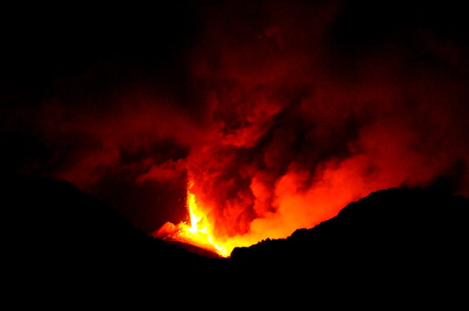 Etna Volcano Paroxysmal Eruption July 30 2011 - Creative Commons by gnuckx