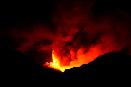 Etna Volcano Paroxysmal Eruption July 30 2011 - Creative Commons by gnuckx photo