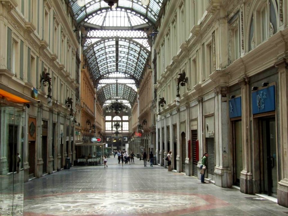 413 gnuckx Genova-Galleria-Liguria-Italy-castielli CC0 HQ