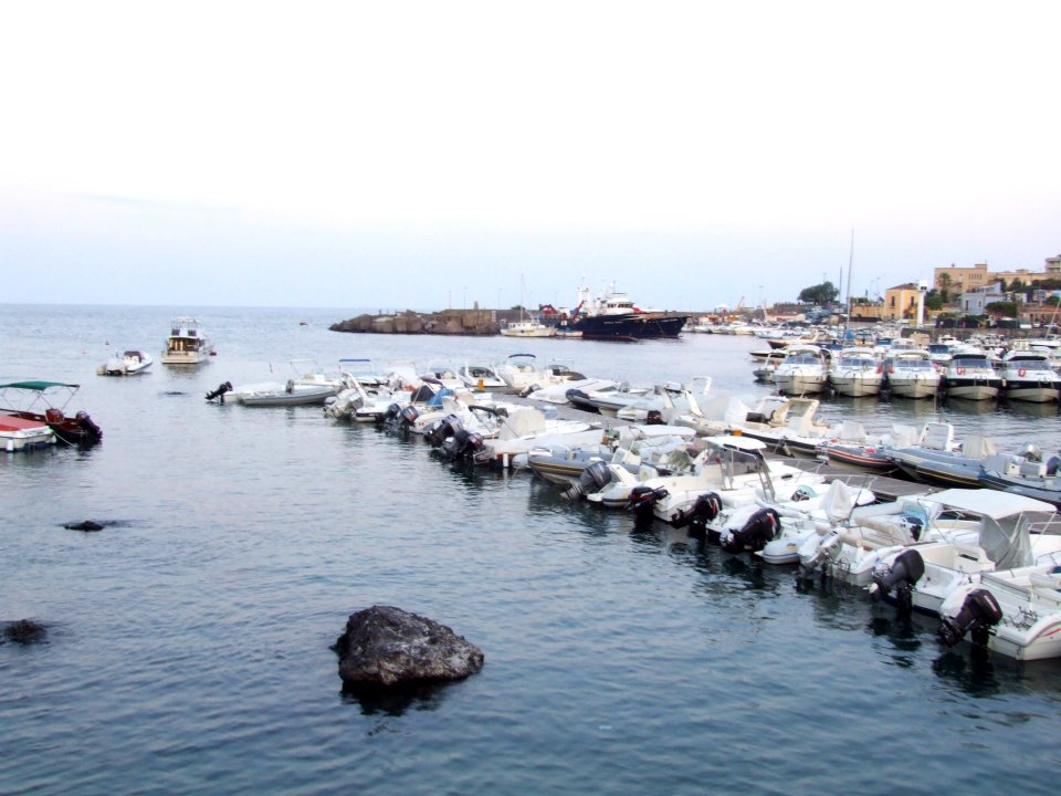 DSCF5605-Porto Ulisse-Ognina-Catania-Sicilia-Italy-Castielli CC0 HQ
