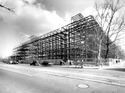 1933 (Mar 1) South Bldg, 14th and C sts looking NE USDA Construction Photo Collection (1)