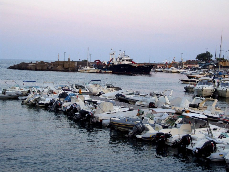 Porto Ulisse-Ognina-Catania-Sicilia-Italy - Creative Commons by gnuckx
