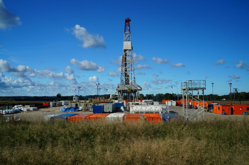 Gas oil rig drilling rig