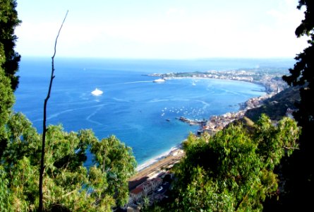 Taormina - Giardini Naxos -Sicilia-Italy - Creative Commons by gnuckx