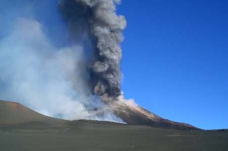 Etna Volcano Paroxysmal Eruption October 26 2013 - Creative Commons by gnuckx