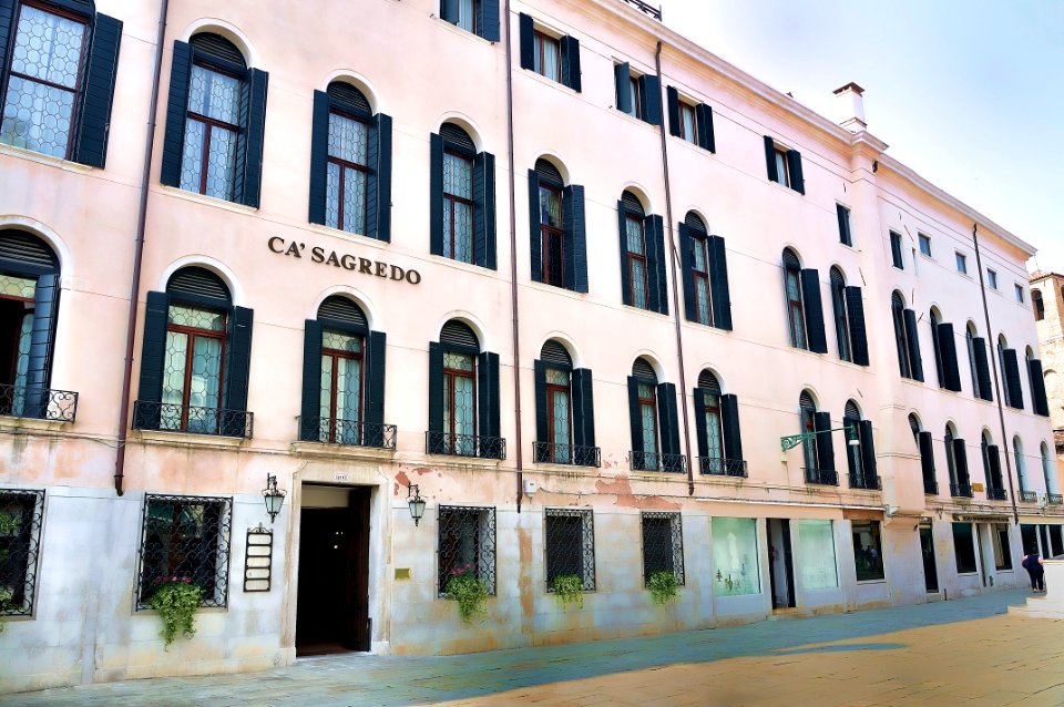 Hotel Ca' Sagredo - Grand Canal - Rialto - Venice Italy Venezia - Creative Commons by gnuckx