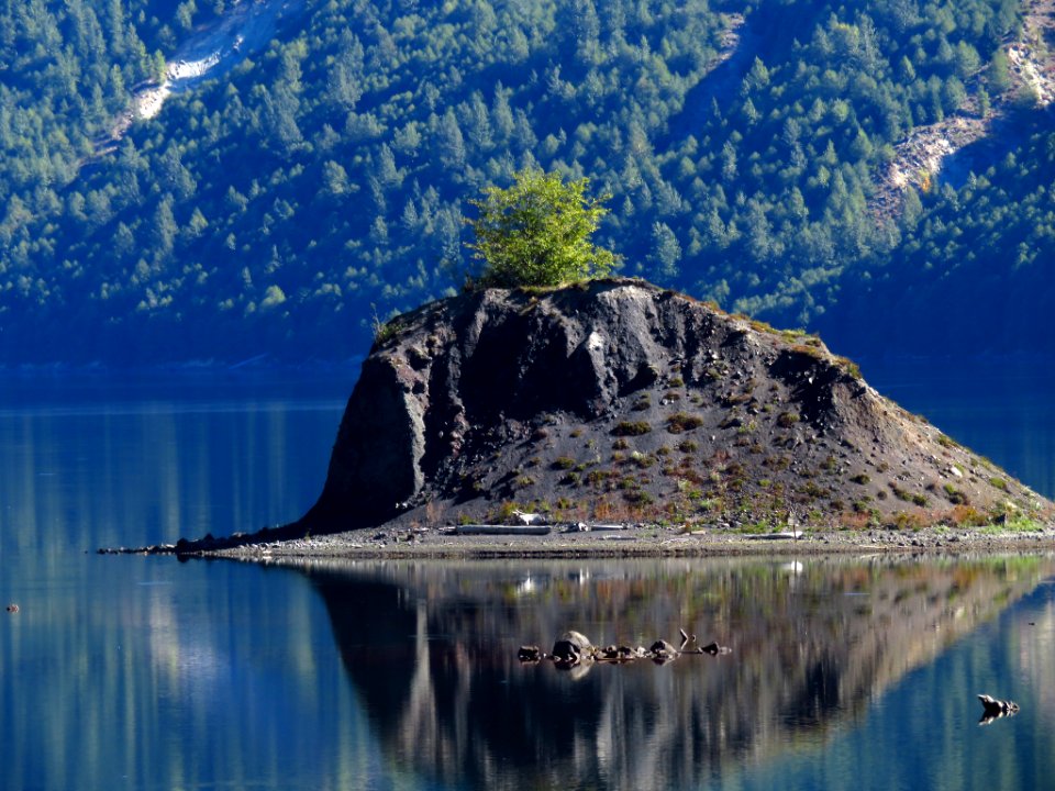 Coldwater Lake Trail in WA