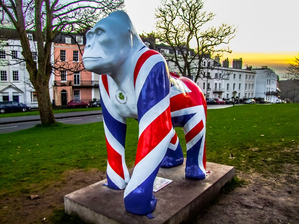 Gorilla the statue of bristol