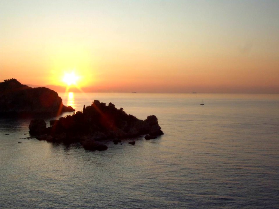 DSCF7823-Dawn Sunset-Isola Bella-Taormina-Sicilia-Italy-gnuckx CC0 HQ