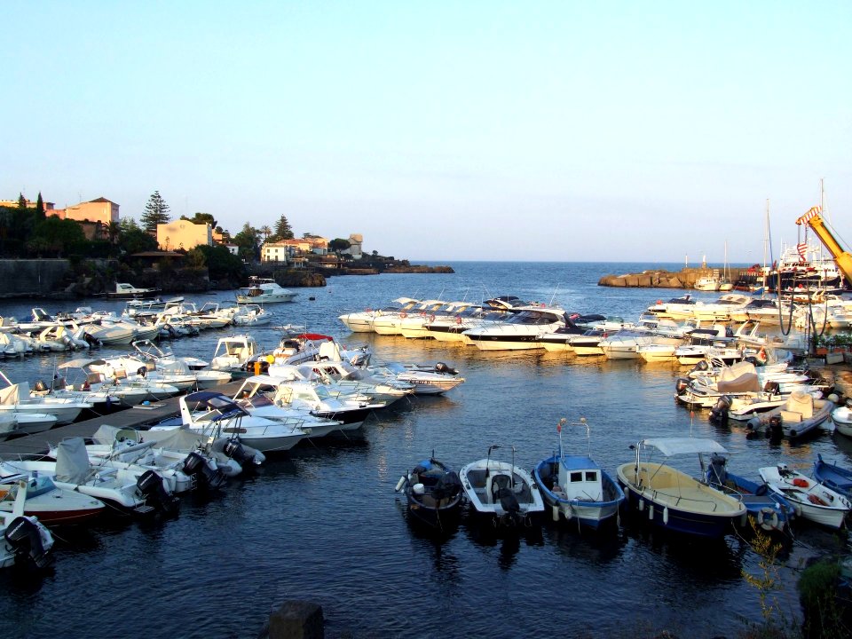 Porto Ulisse-Ognina-Catania-Sicilia-Italy - Creative Commons by gnuckx
