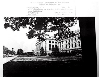 1981 General Building File USDA History Collection NAL 11.4 (147)