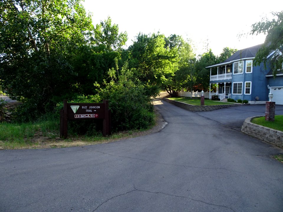 Sign at South Lassen Street Trailhead for Bizz Johnson Trail