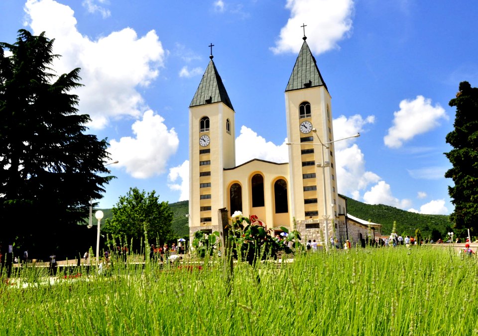 Saint James Church (St. Jakov) Medjugorje - Hotel Pansion Porta - Bosnia Herzegovina - Creative Commons by gnuckx