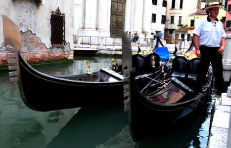 Gondola of Venice Italy - Creative Commons by gnuckx