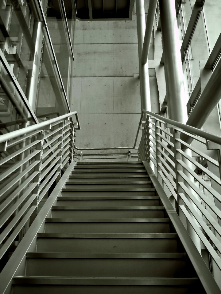 Gradually staircase structure