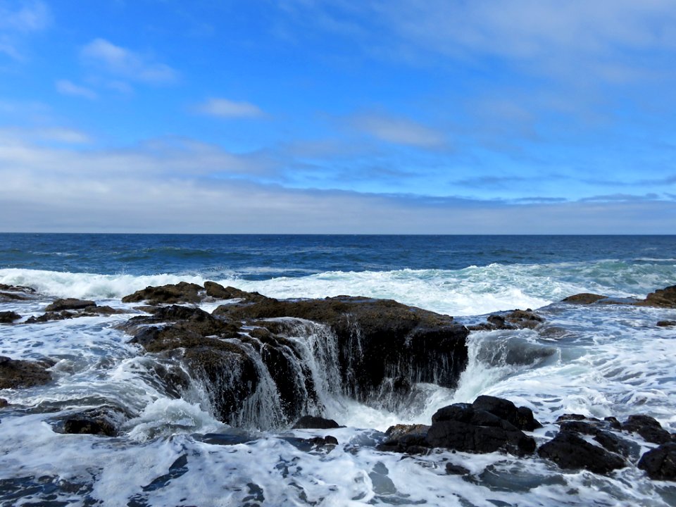 Thor's Well at Cape Perpetua in Oregon