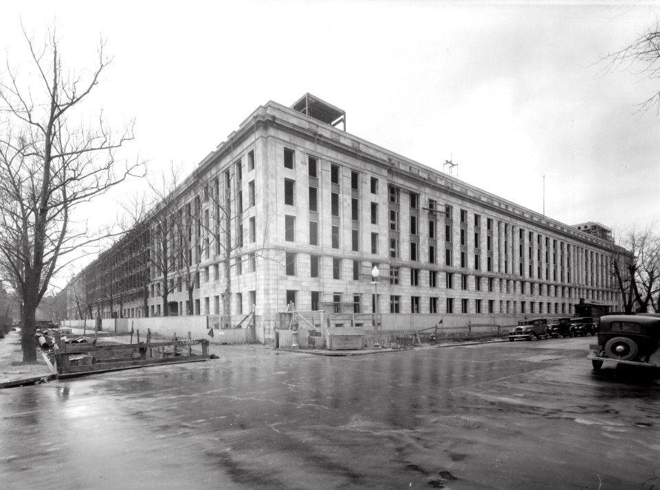 1933 (Apr 1) South Bldg, 12th and C Sts looking NW USDA Construction Photo Collection (1)