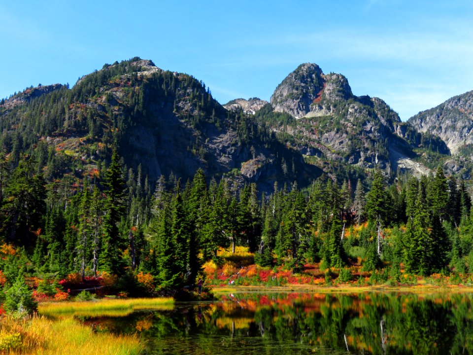 Autumn at Picture Lake in WA