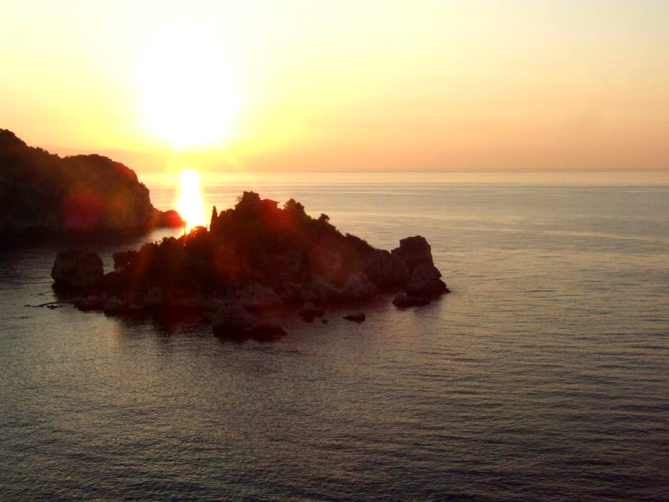 Dawn Sunset-Isola Bella-Taormina-Sicilia-Italy - Creative Commons by gnuckx