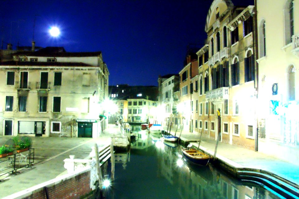 Venice at Night Italy - Venezia italia - Creative Commons by gnuckx
