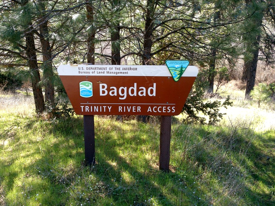 Sign for Bagdad, Trinity River Access